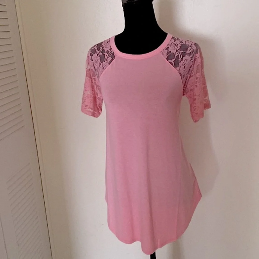 Zenana Pink Short Sleeve Shirt With Rose Lace Sleeves - Picture 4 of 16